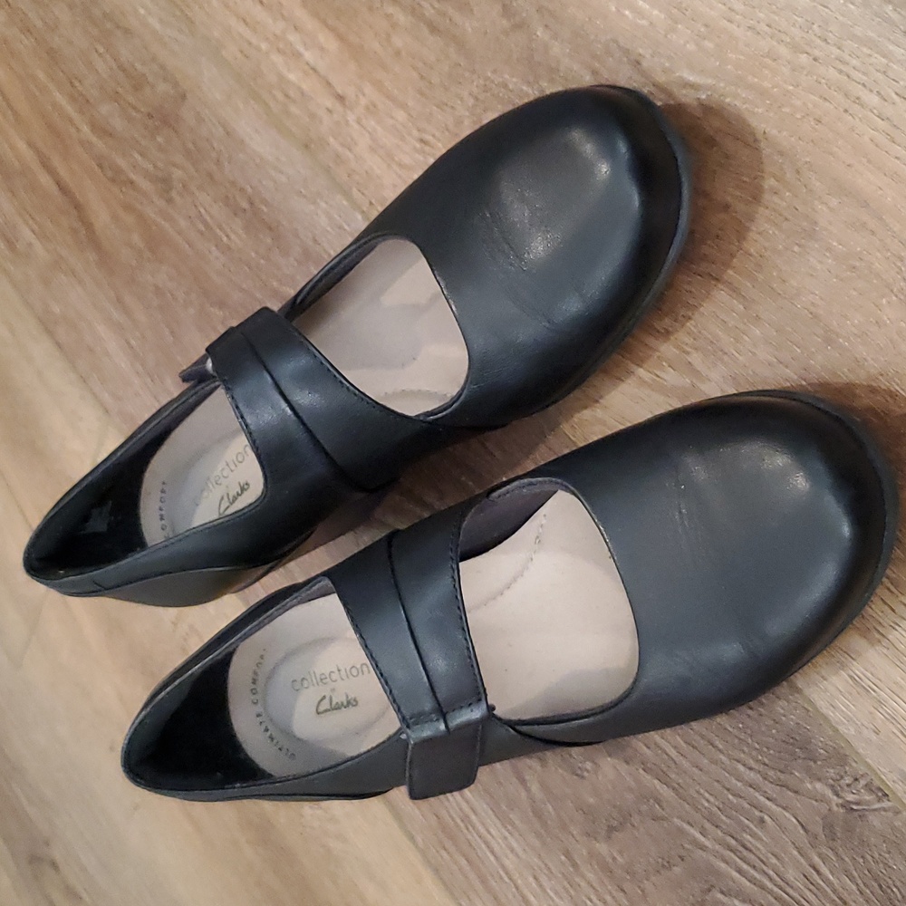 Clarks Classic Black Leather Women's Pumps. Sz: 7 med